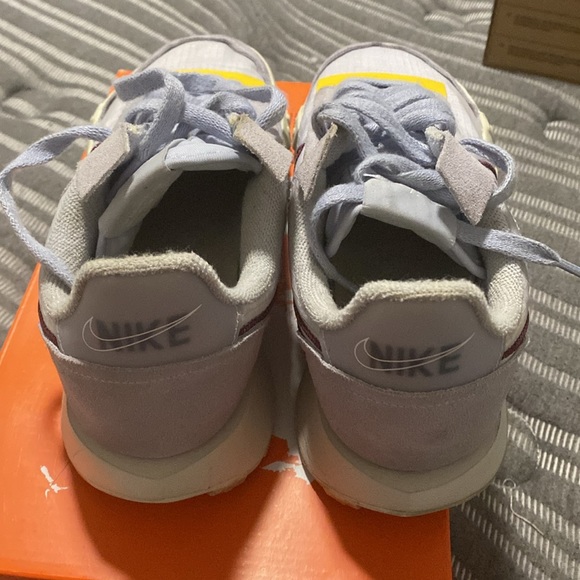 Women’s Nikes - Picture 3 of 3